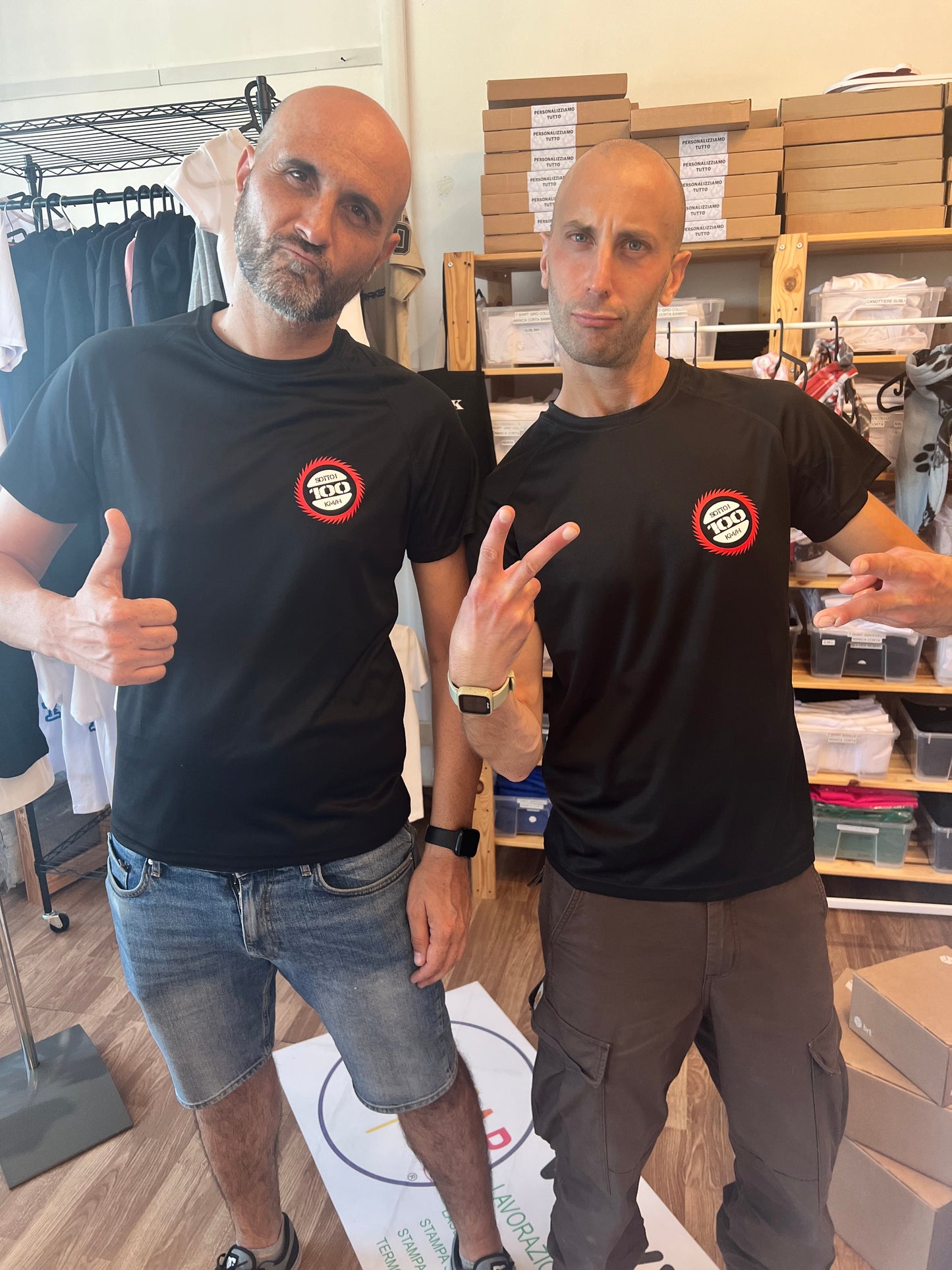 T-shirt TECNICA NERA stampa “SOTTO I 100 KM/H”