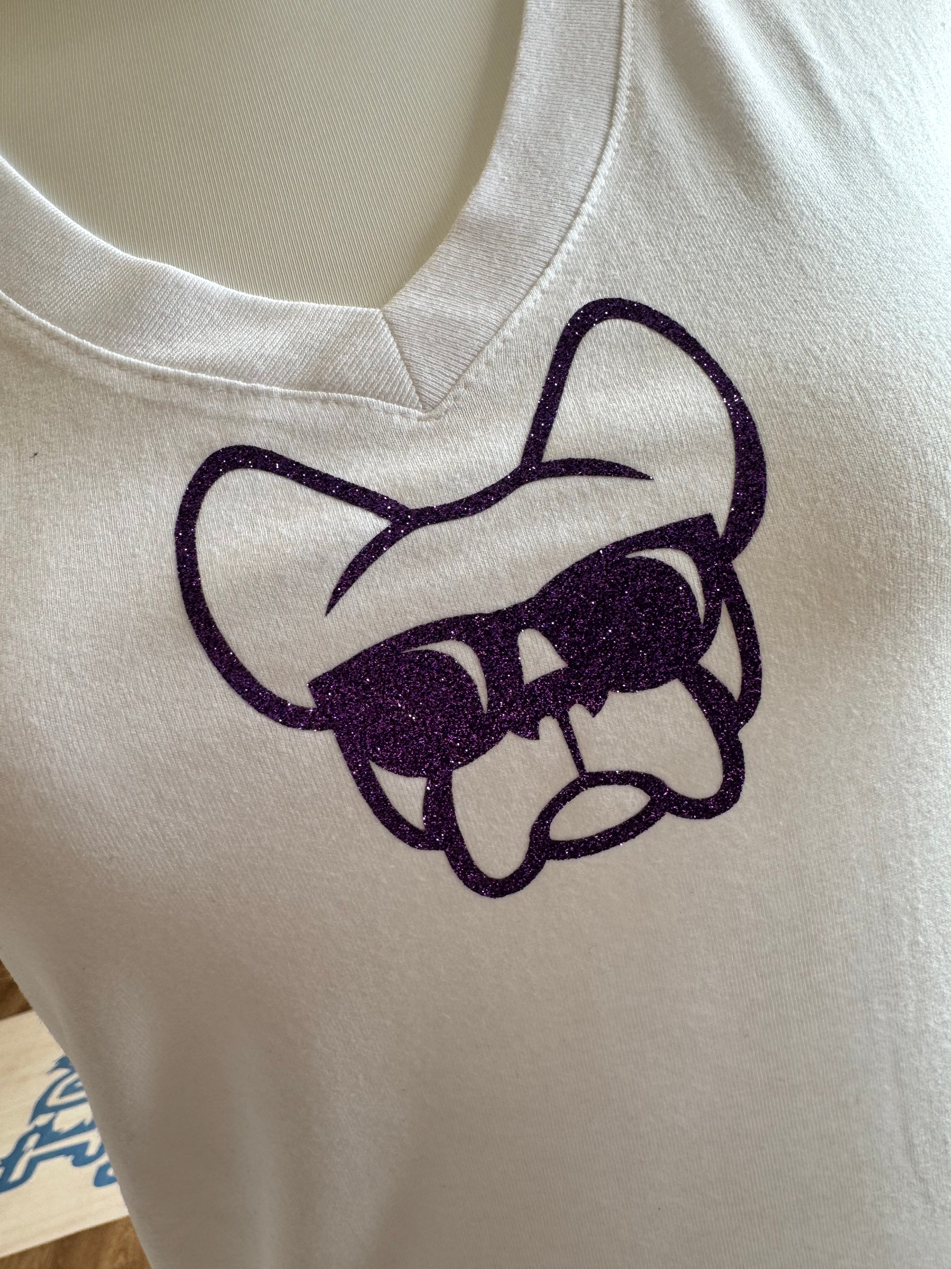 T-shirt BIANCA, scollo a V, "ETTORE I DO WHAT I WANT"