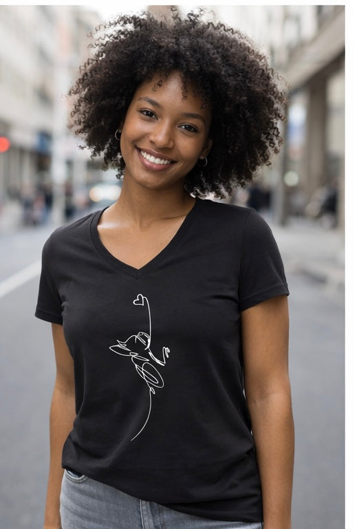 T-shirt NERA, scollo a V, Ettore cuoricino