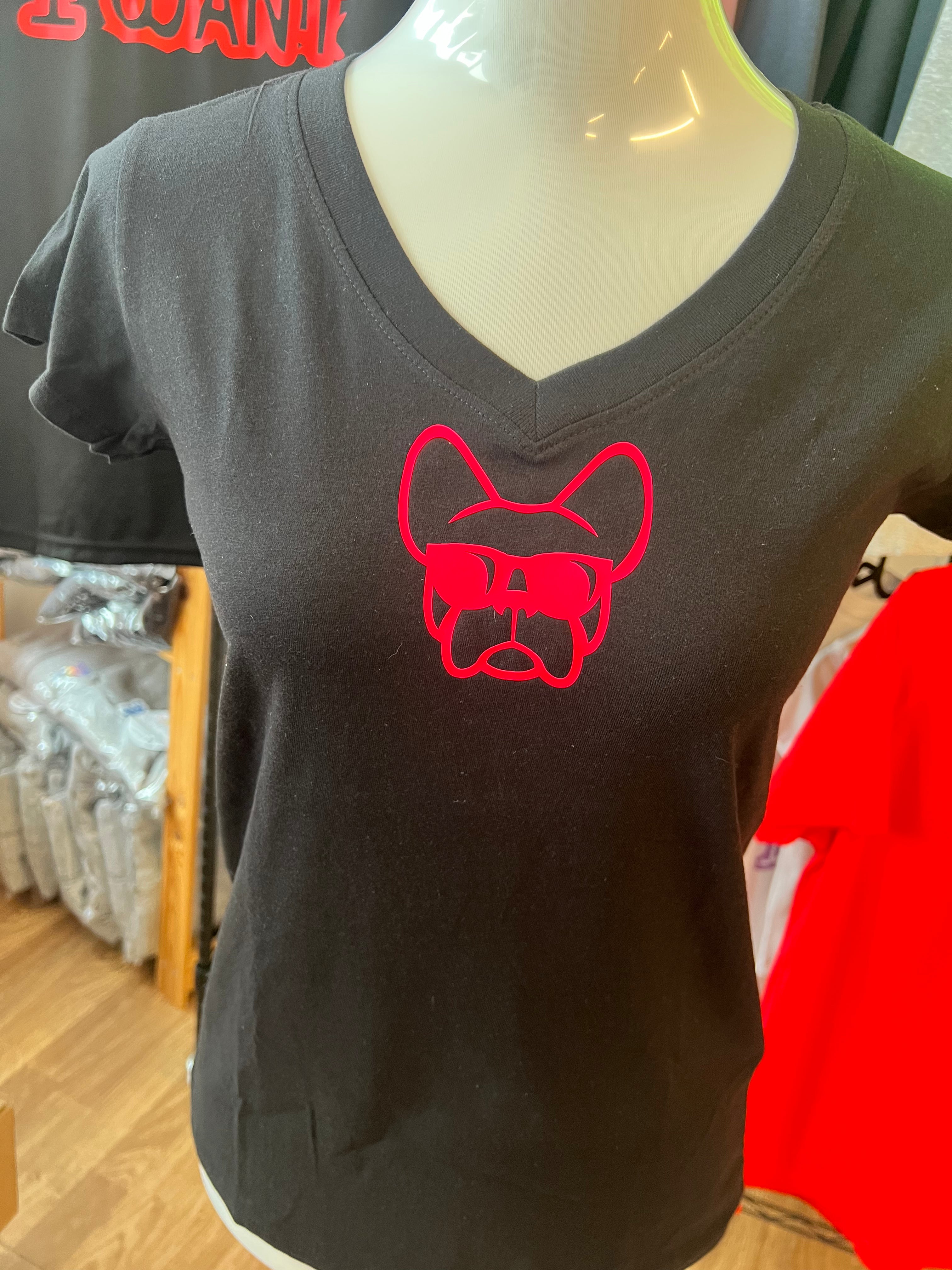 T-shirt NERA, scollo a V, "ETTORE I DO WHAT I WANT"