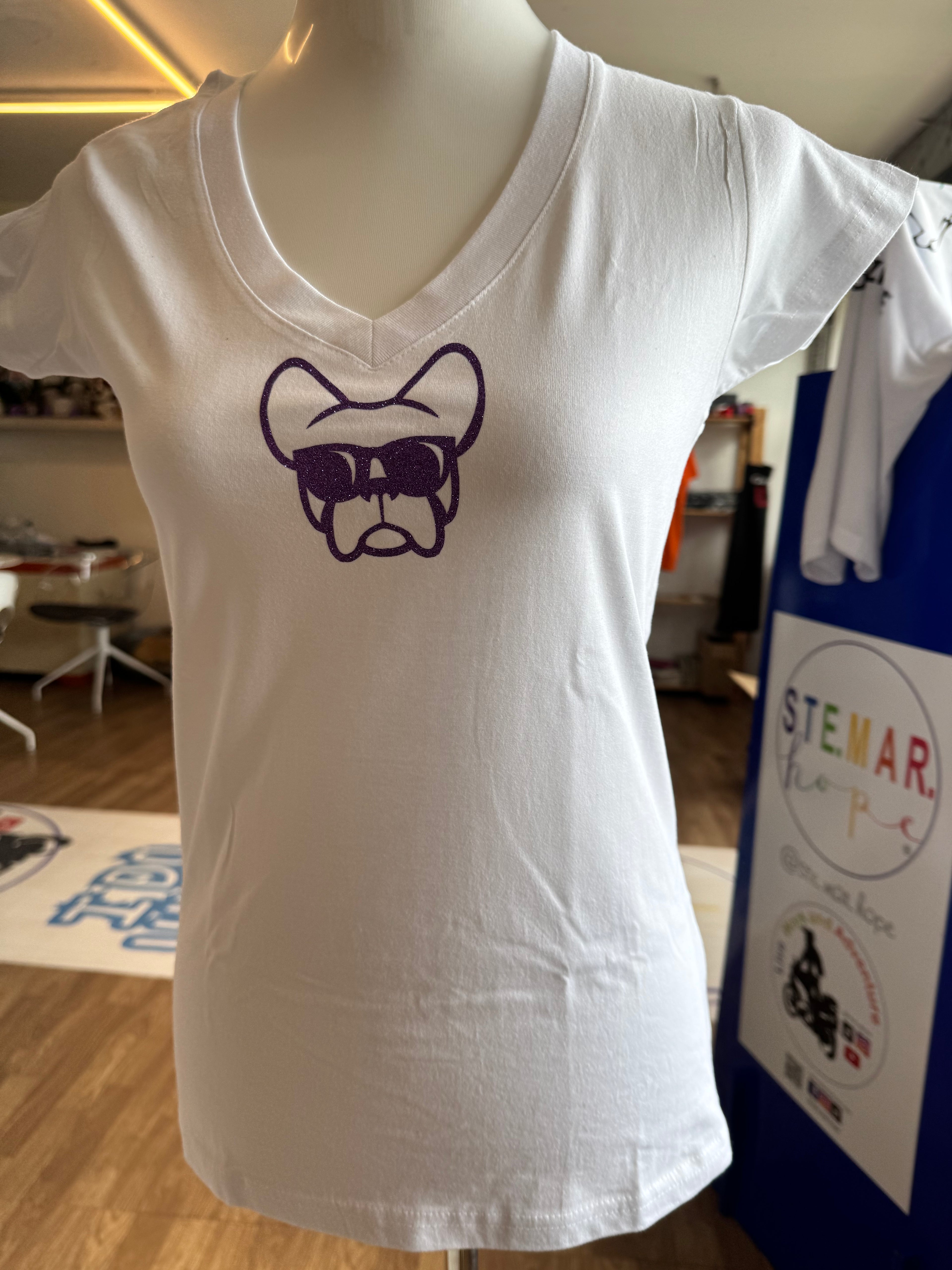 T-shirt BIANCA, scollo a V, "ETTORE I DO WHAT I WANT"