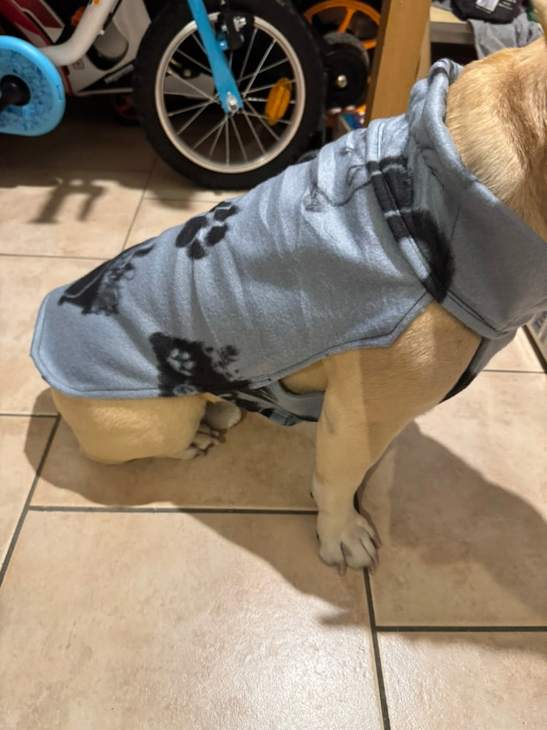 Pigiamino in pile per bulldog e altri pelosini
