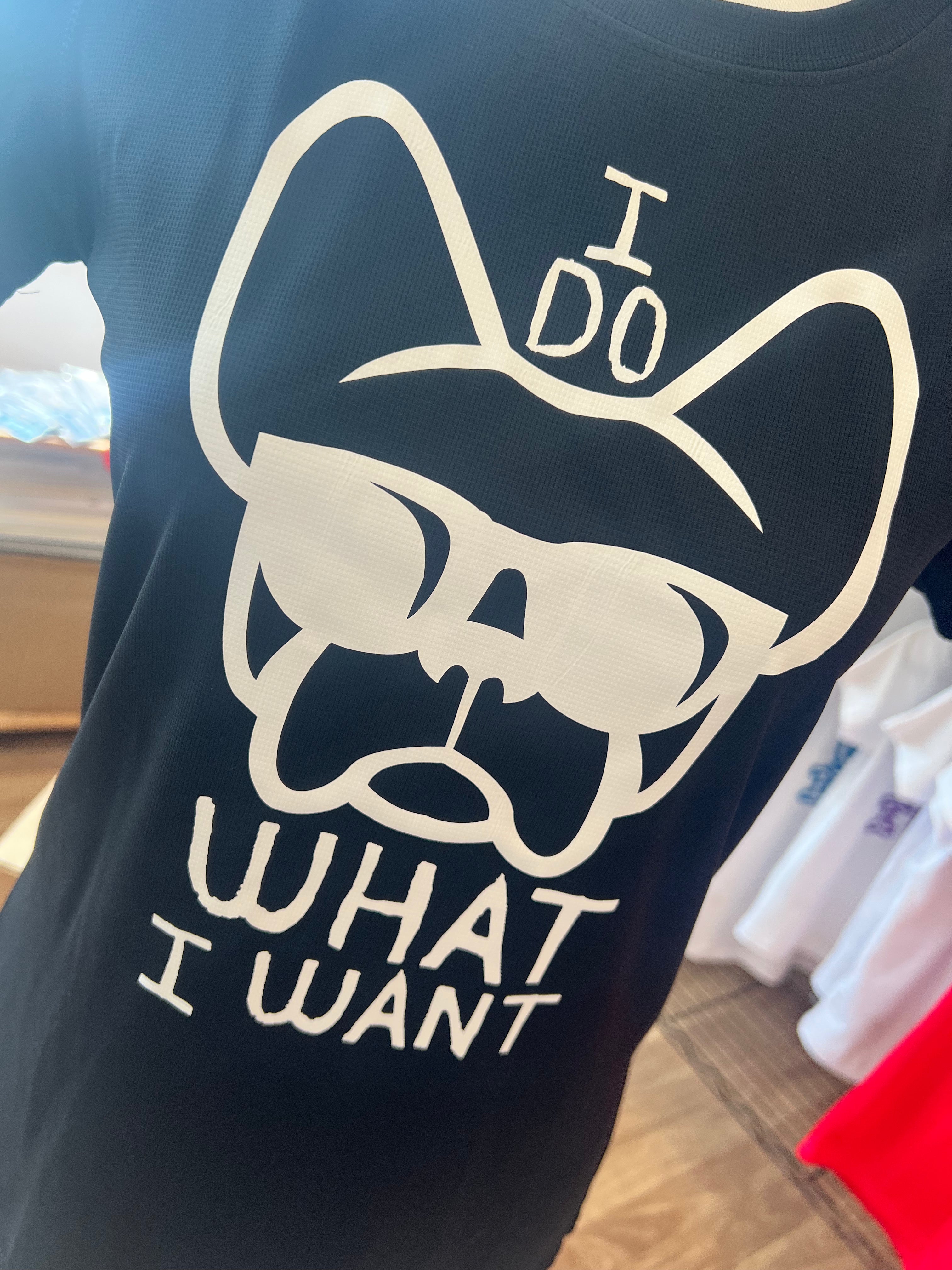 T-shirt NERA, scollo a V, "ETTORE I DO WHAT I WANT"