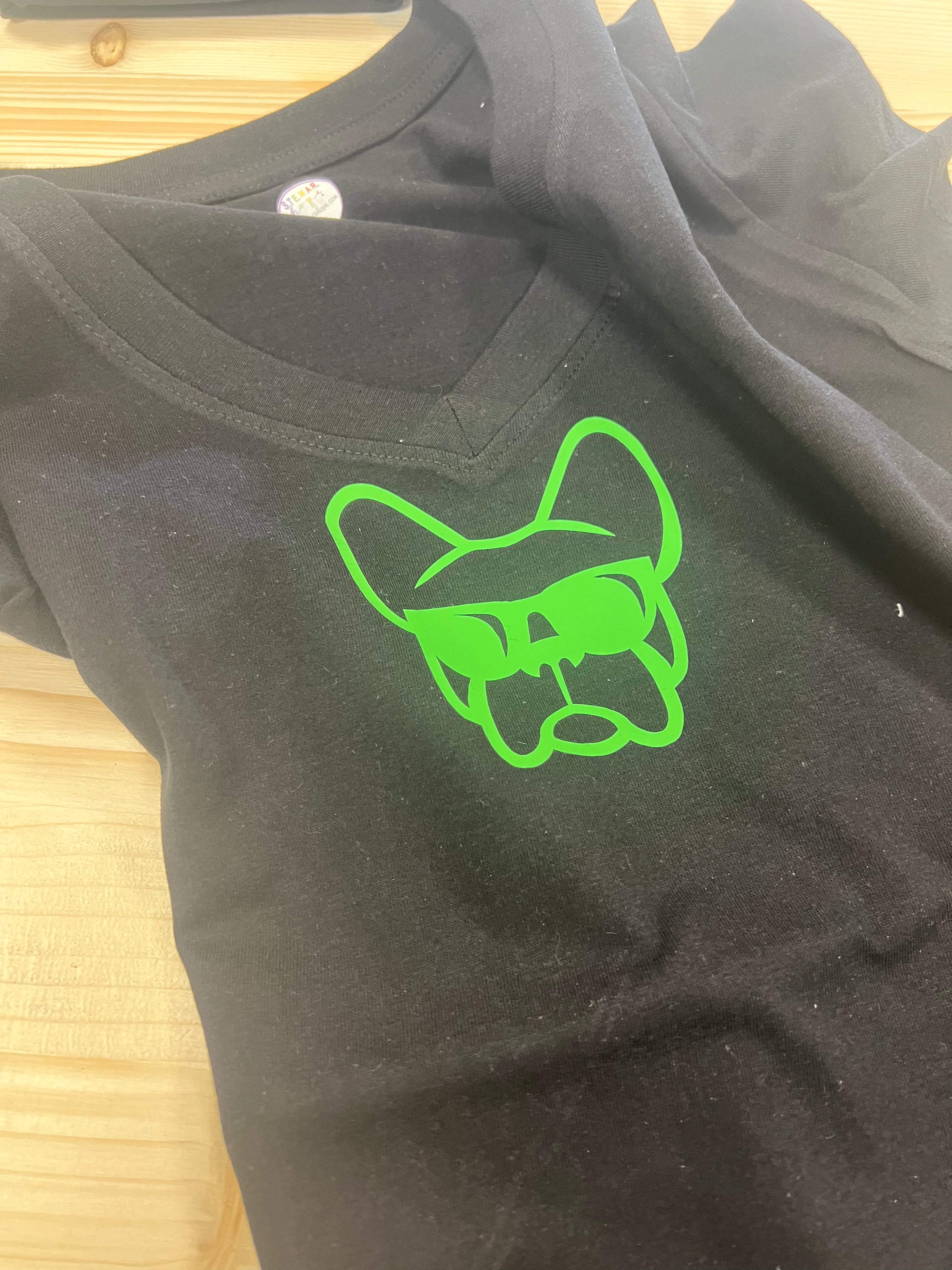 T-shirt NERA, scollo a V, "ETTORE I DO WHAT I WANT"